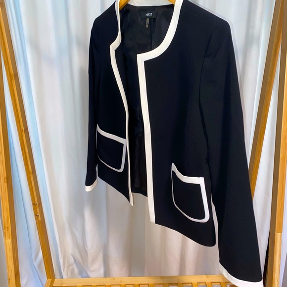 NWOT: NINE WEST - Jewel Neck Crepe Jacket - Black/White - Picture 3 of 6